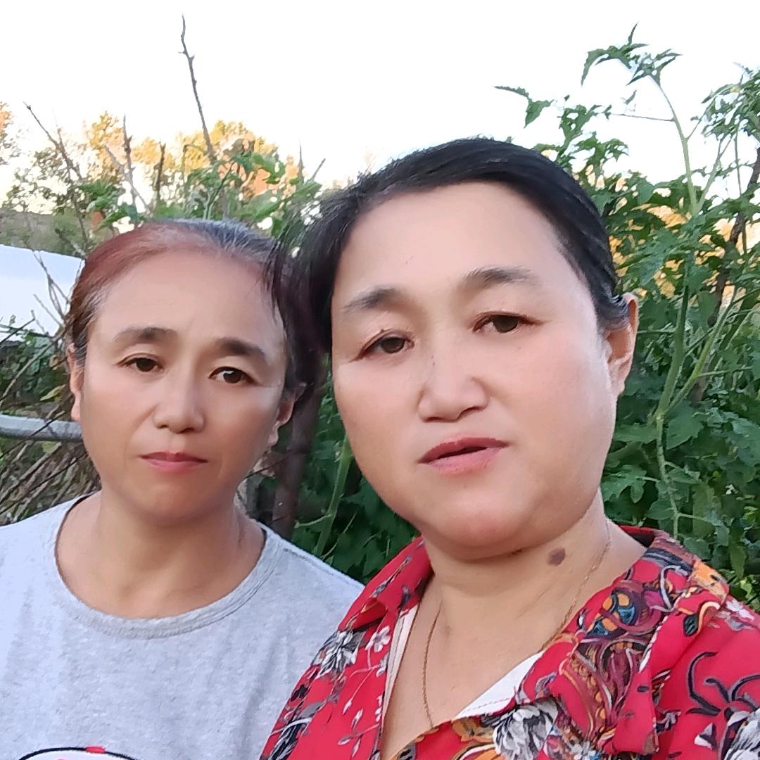 小思函奶奶姐妹俩
