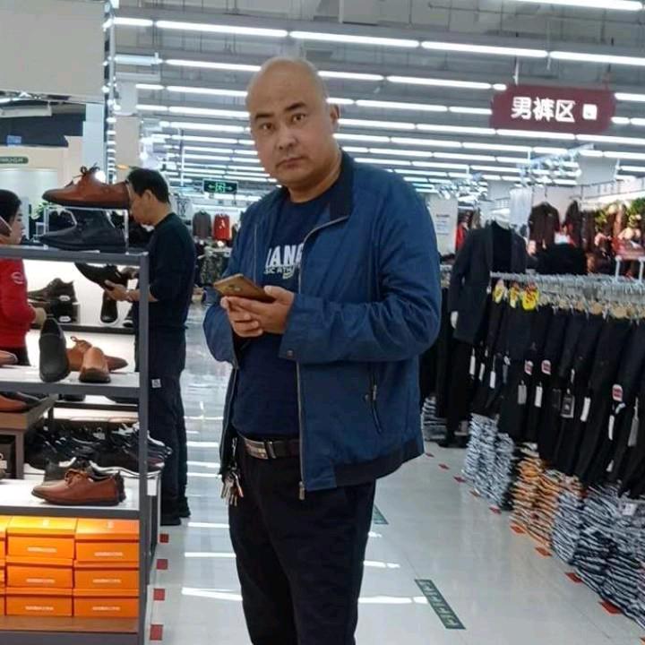 爱管闲事的刘老师