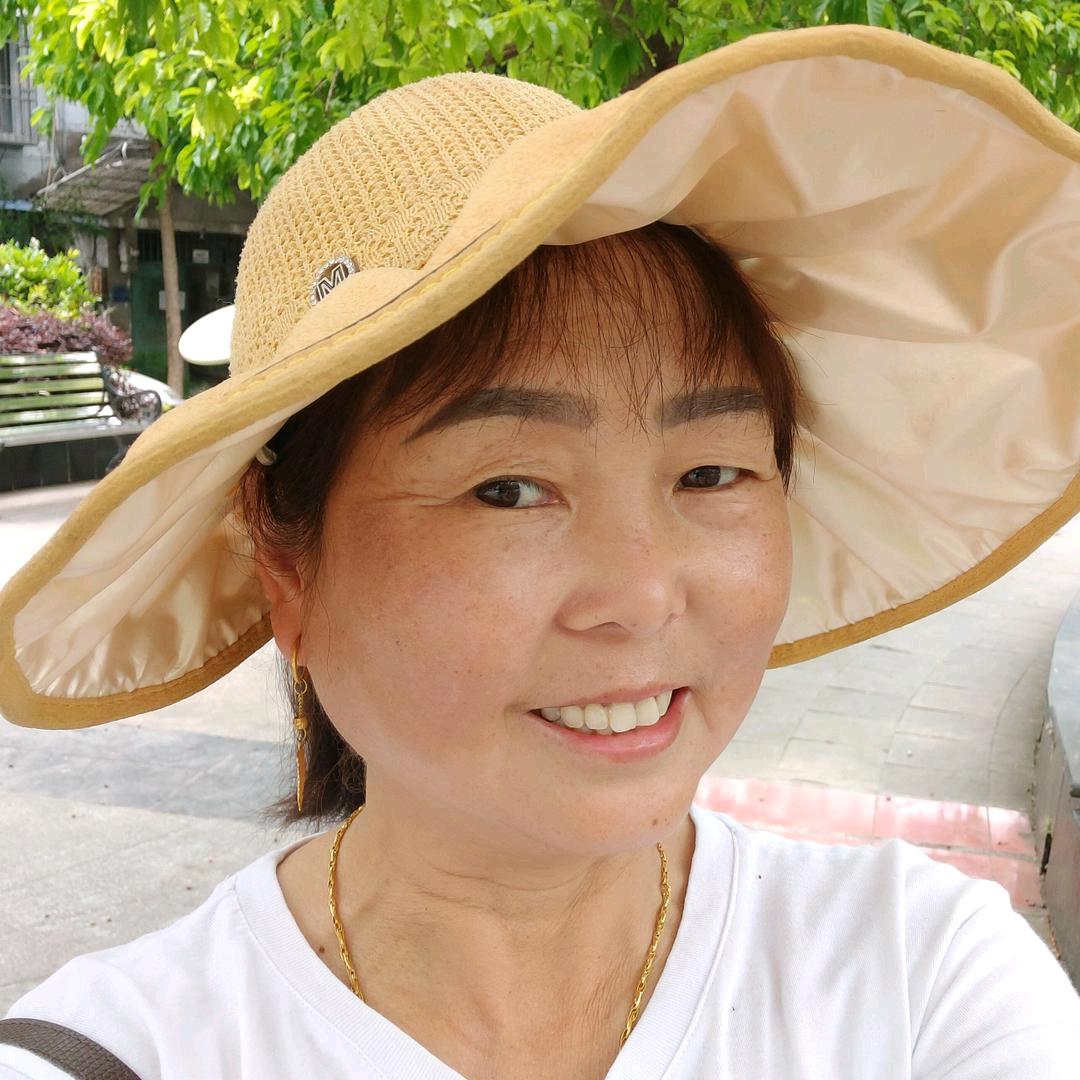 依依