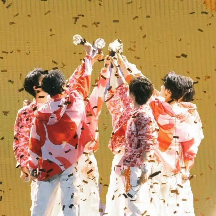 纠结的卷心菜🦋