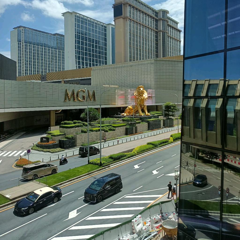 小伙去城市淘金