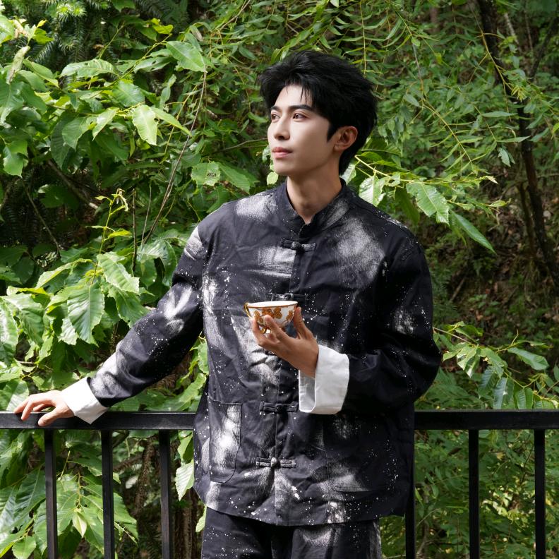 英俊的马铃薯🥔🌾🌾🌾