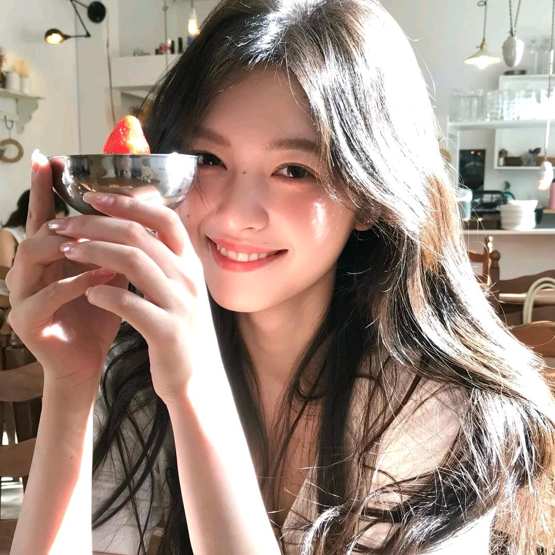 草莓🍓啵啵