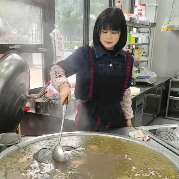 牛佬哥大碗牛肉面（深圳四联店）