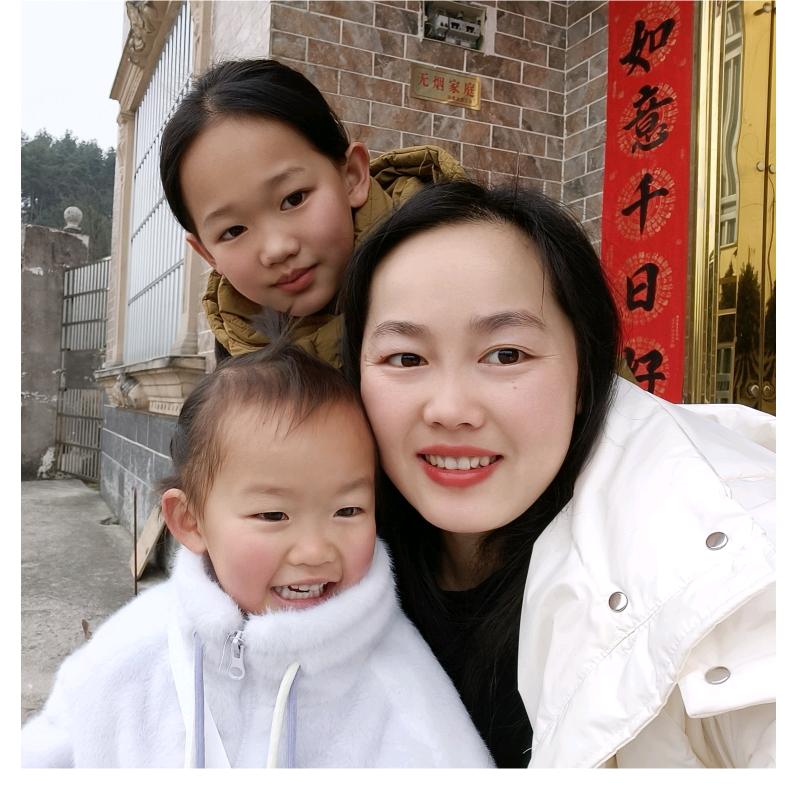 语儿和芮芮  麻麻