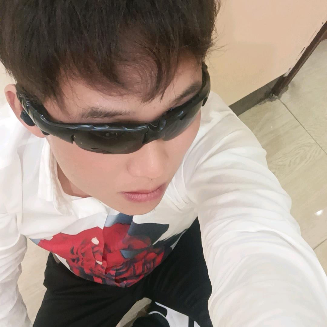 😢思钱☘️想厚