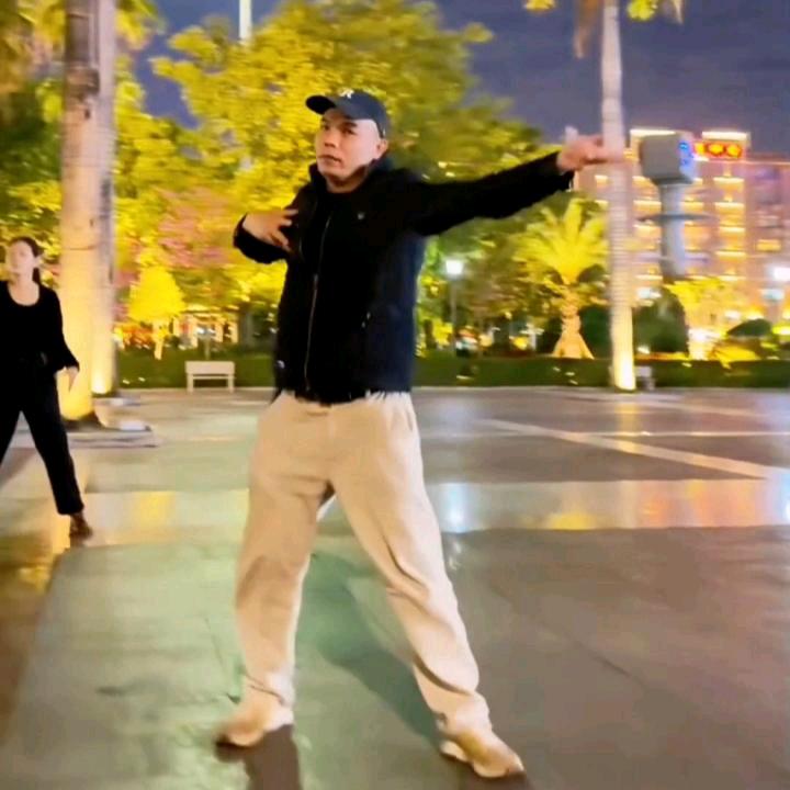 光哥爱跳舞