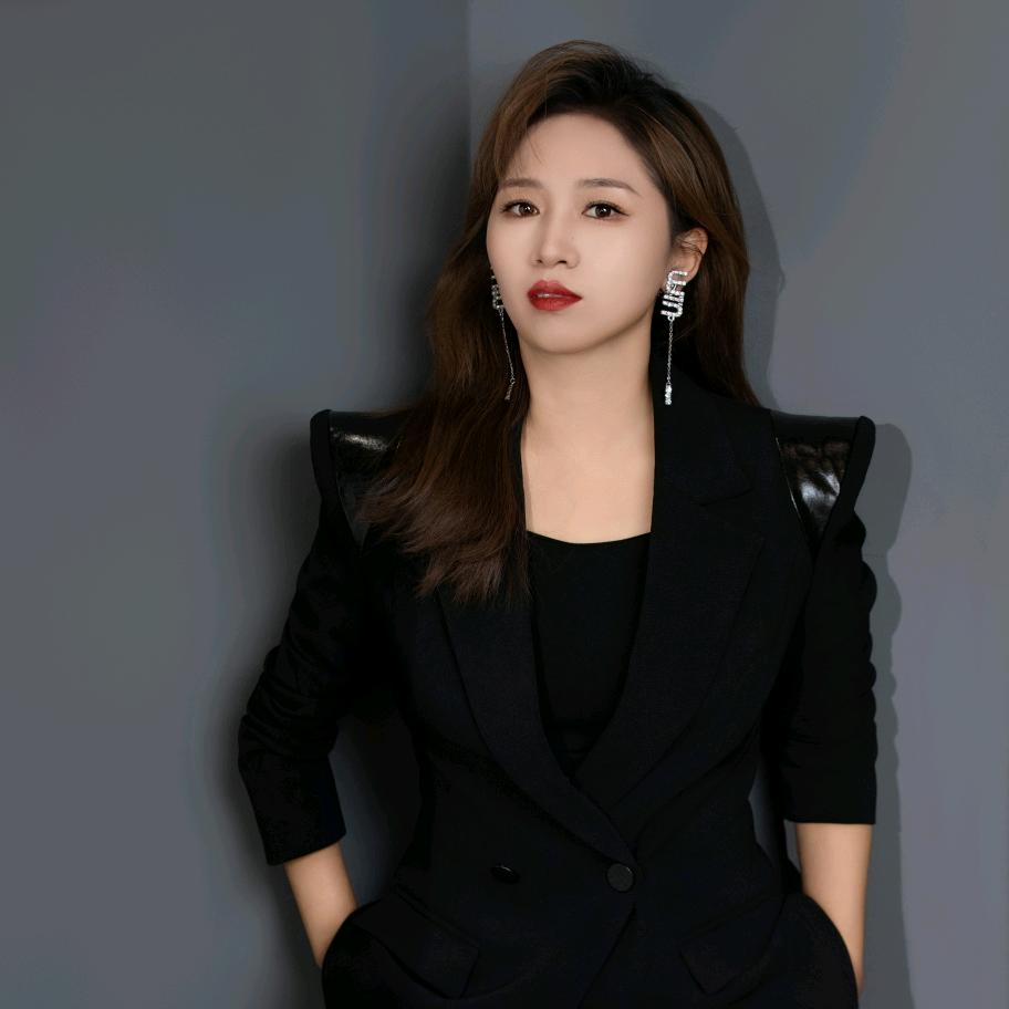 东胜区雅迪化妆学校  妮可老师