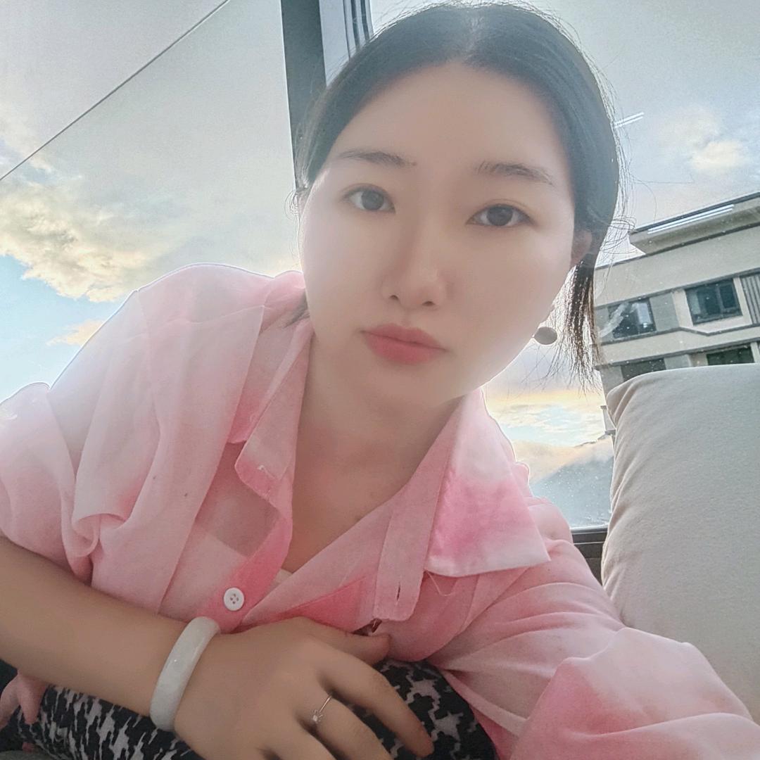 嫣与婷