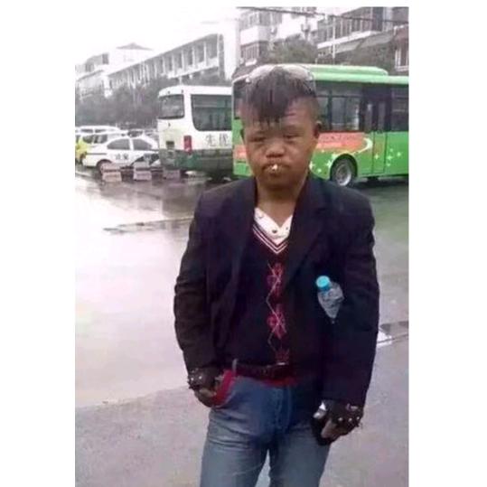 421182꧁💞坐在坟头调戏女鬼💞᪲