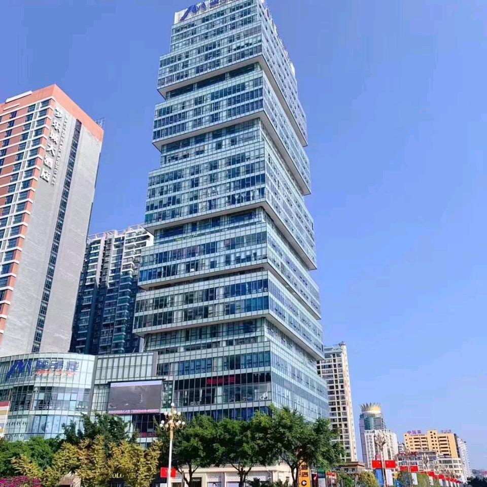 小张探探探房