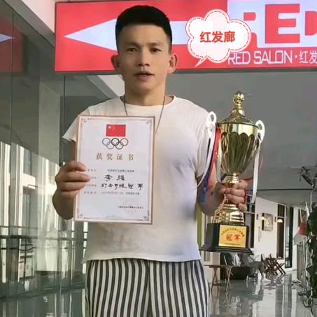 拳王发型师李强