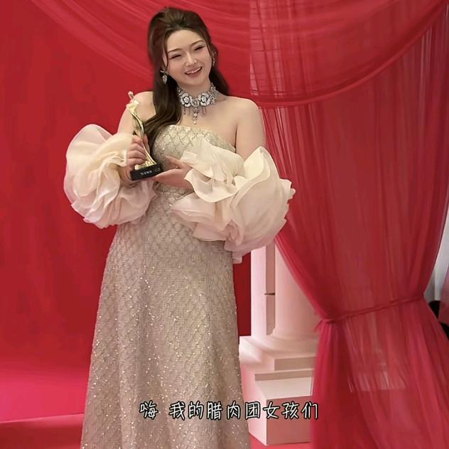 155斤应小姐的小卖铺