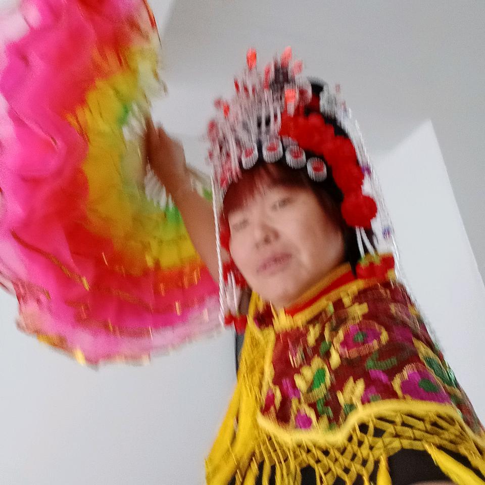 郑芳