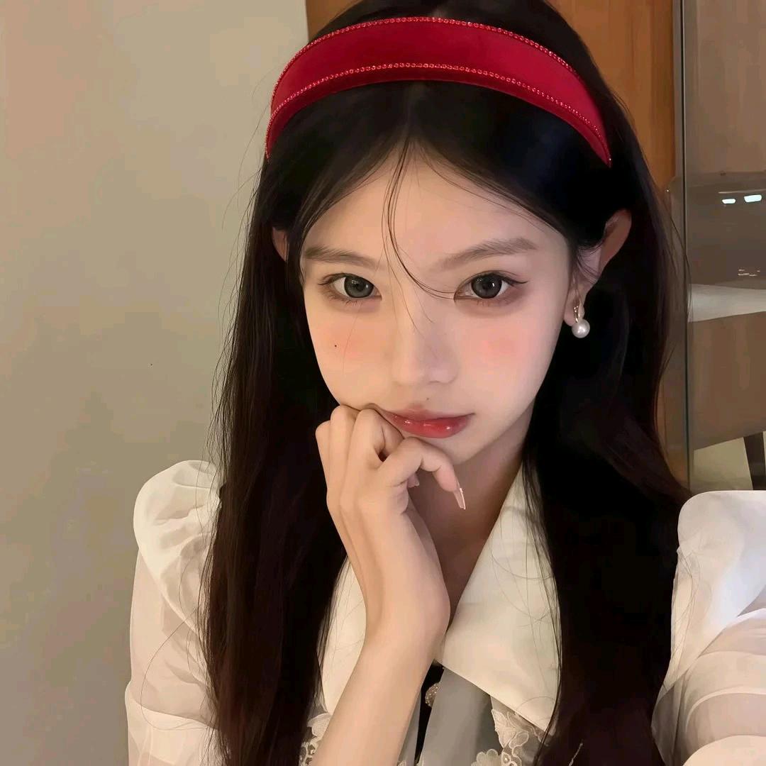 八月