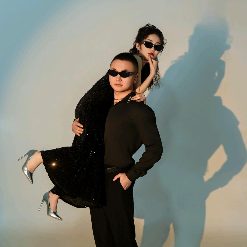 大郑与小婷的夫妻生活(健身版)