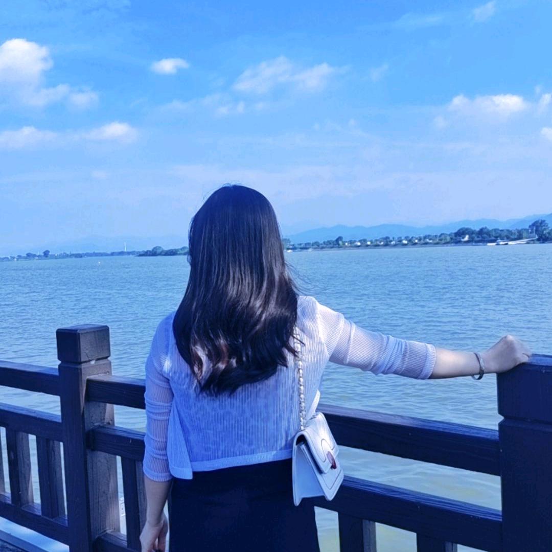 姐的气质万人敬仰