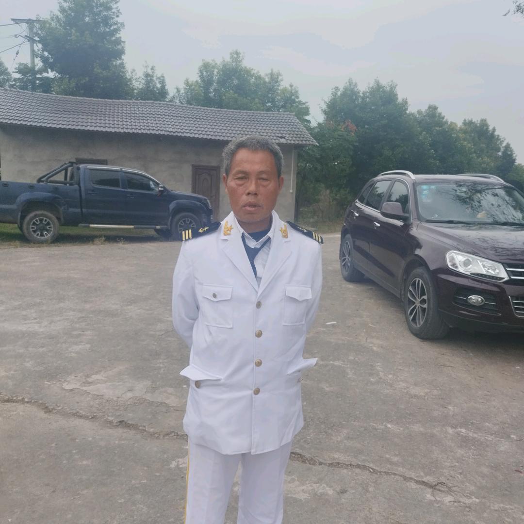 战马左小毛锣鼓队，乐队。