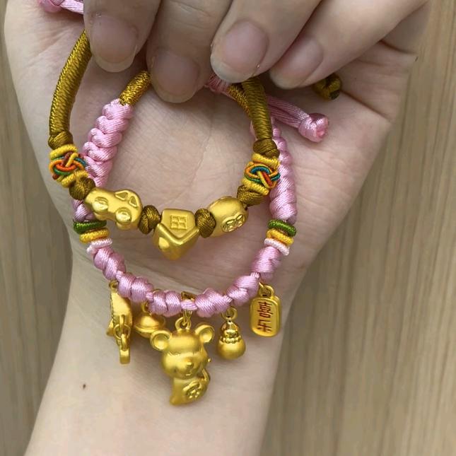 快乐(ง •̀_•́)ง