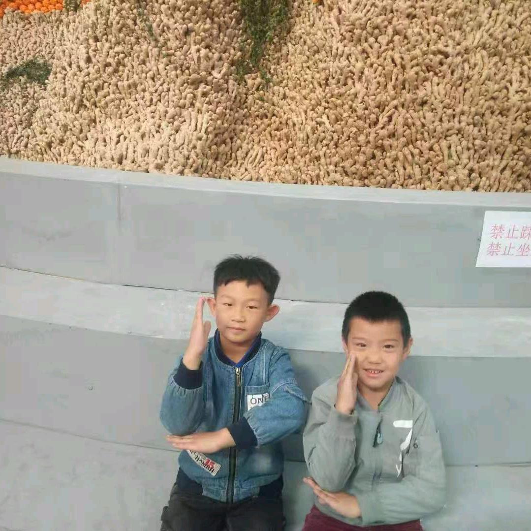 李玲