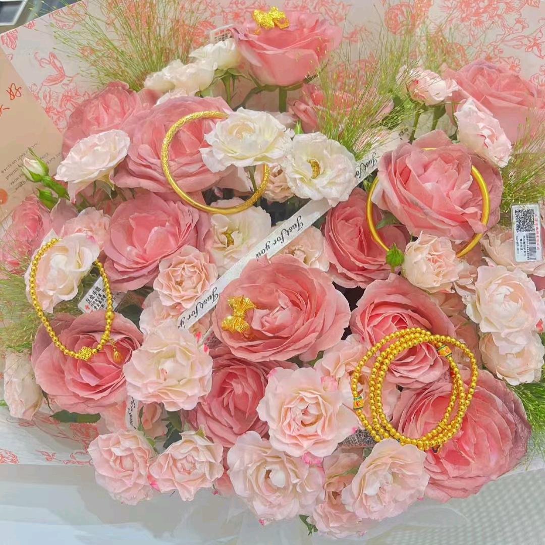 周家小姐姐—小玉 .