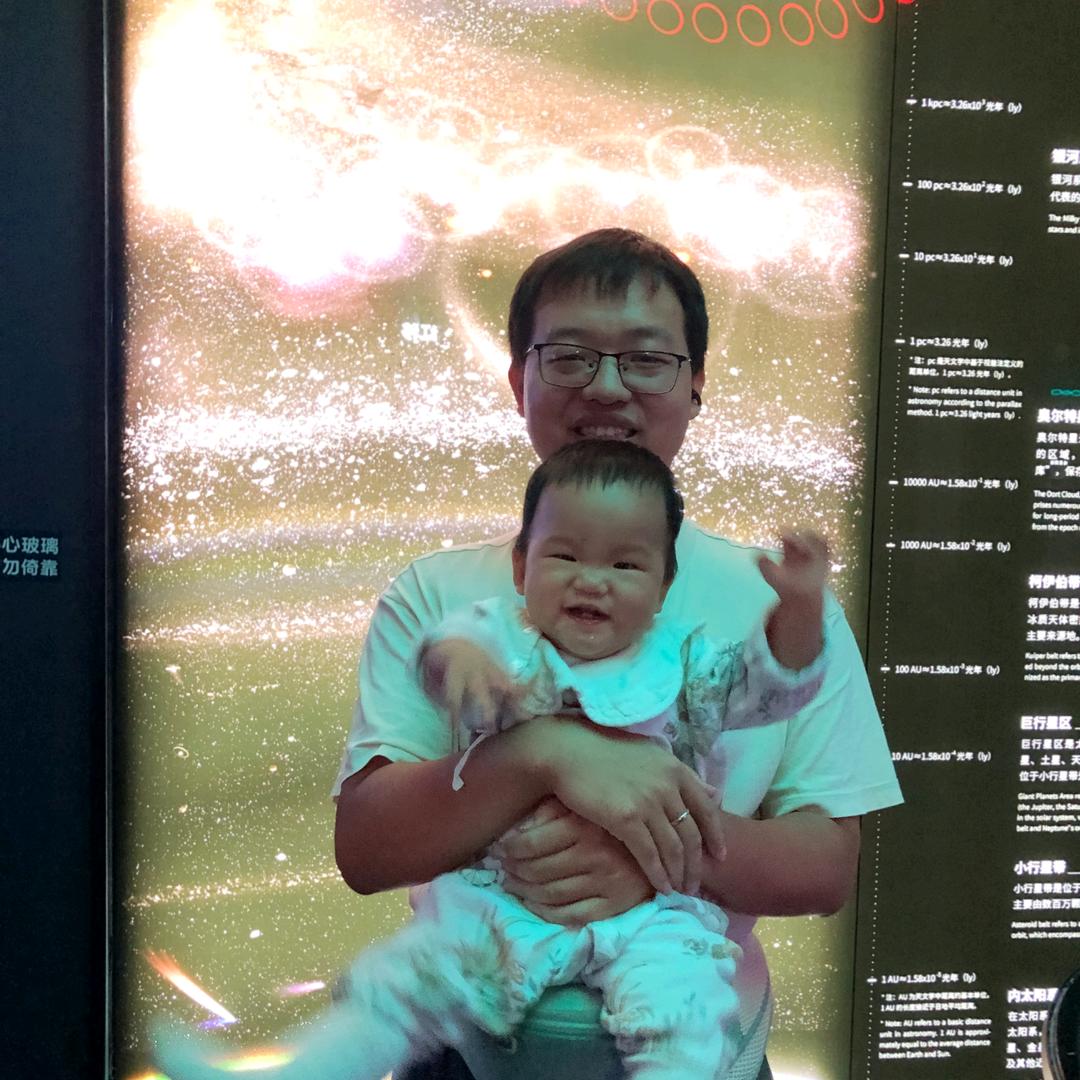 一条游泳的鱼