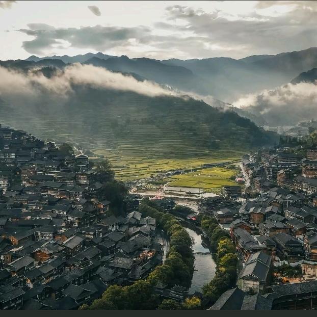 贵州布依哥鲜切生鱼片自助火锅官方号