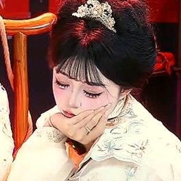 菜菜睡不醒