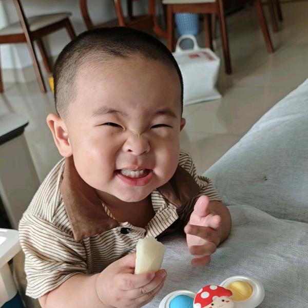 爱笑的昊哥