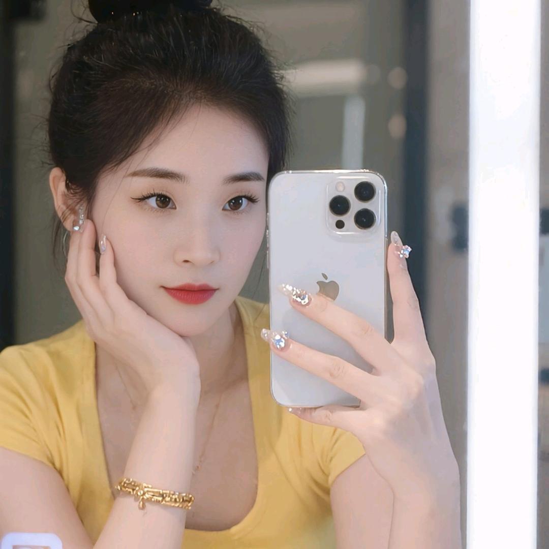 艳美