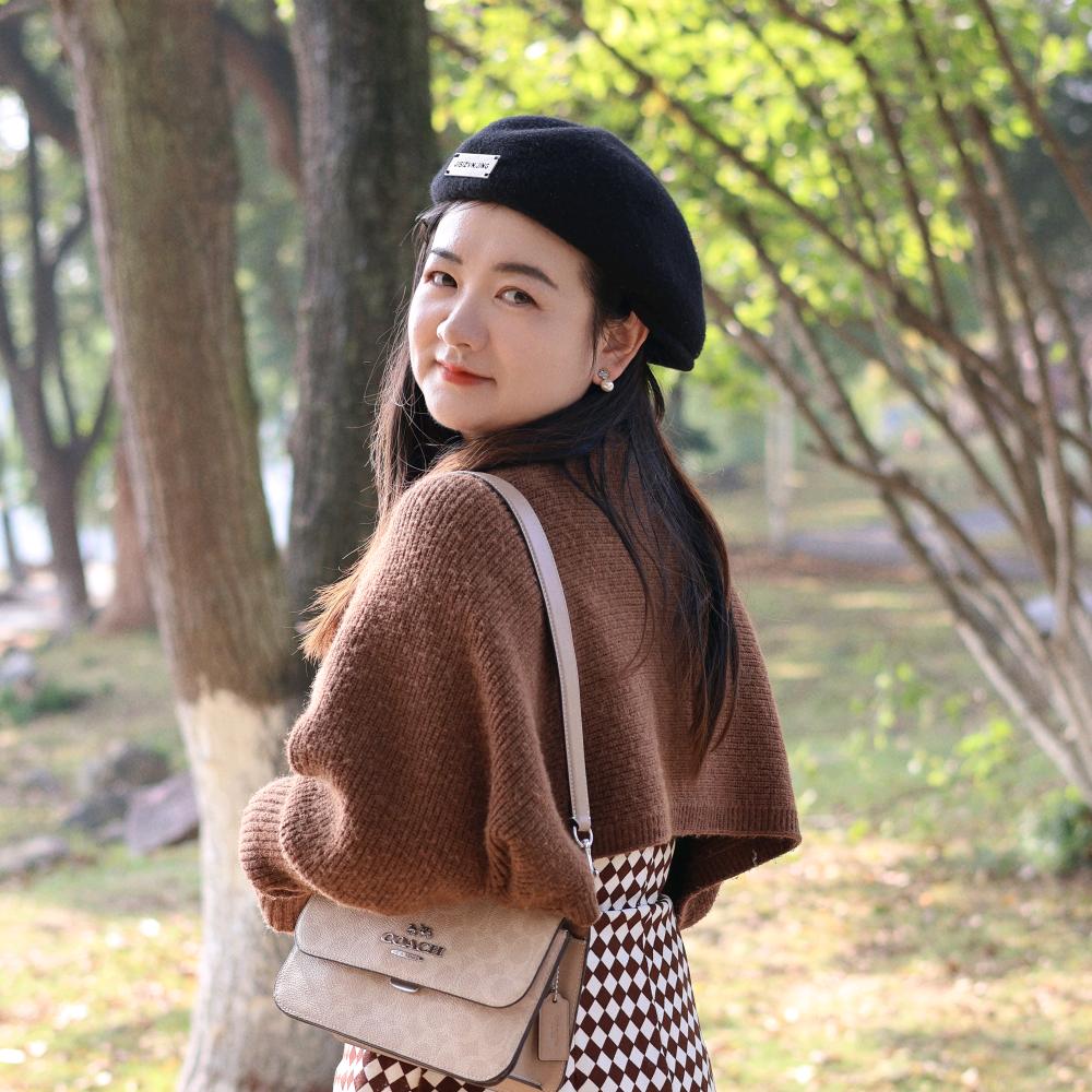 爱笑的女孩YF