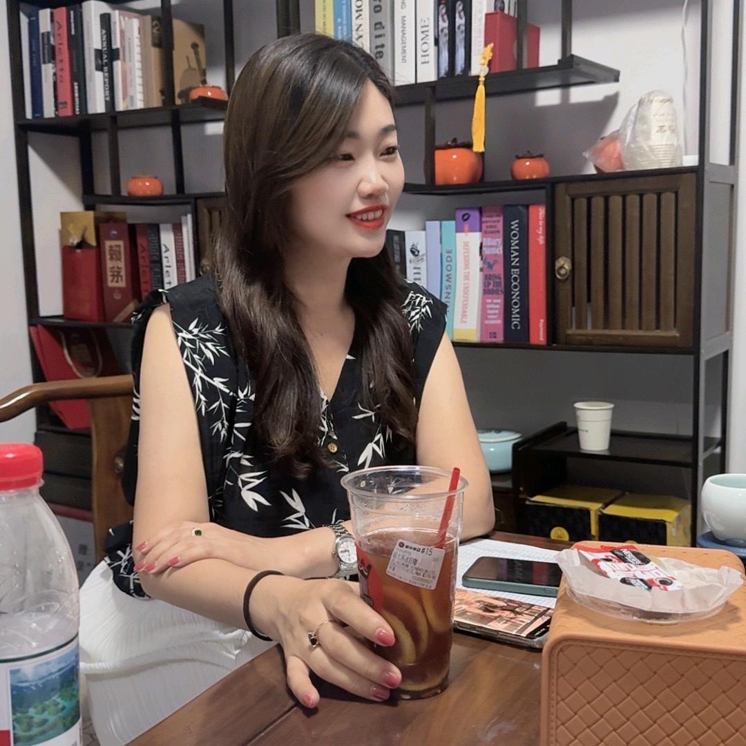 世纪缘珠宝莹莹