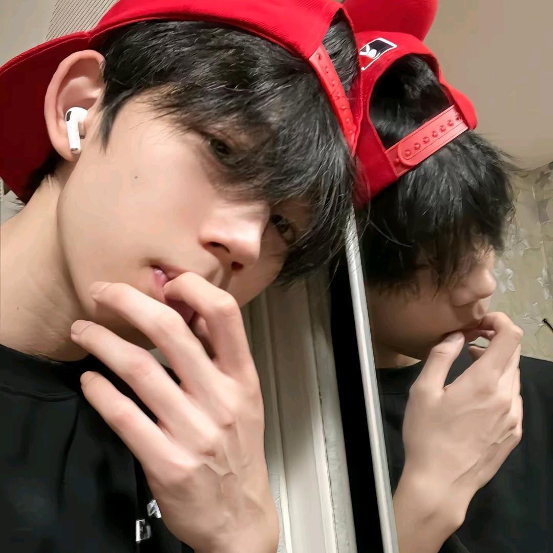 沉迷打瓦穿越全球实力下降一百倍去当炸鱼哥