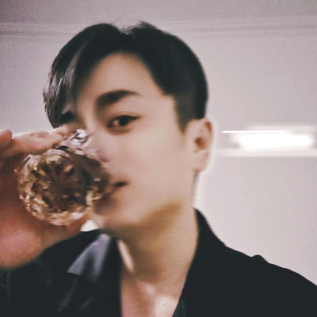 十 一  🥃