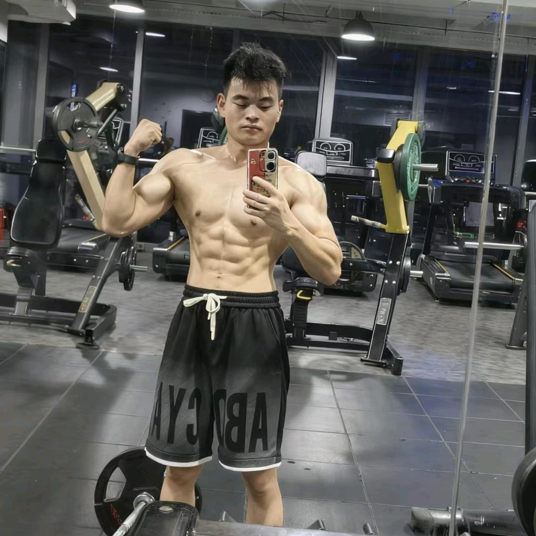 大力健与美华艺启普健身阿杰