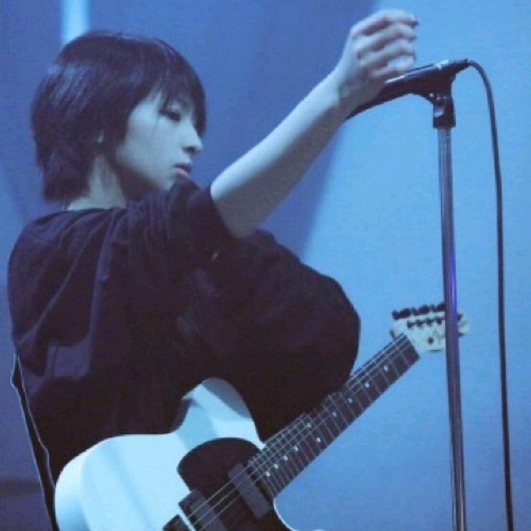 呀比✌