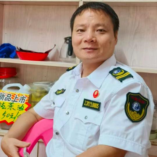 中检长来康（健康操队发起人刘建辉）