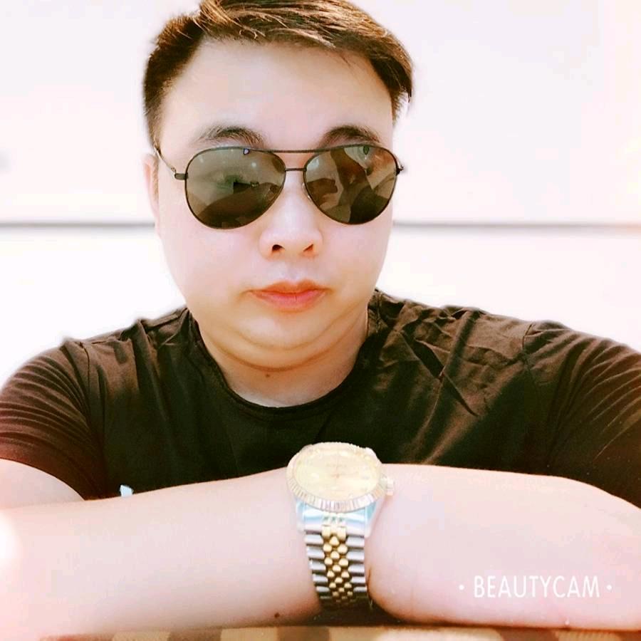亮仔文，努力奋斗