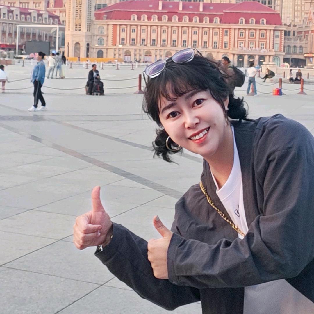 云伴白羽毛桃子