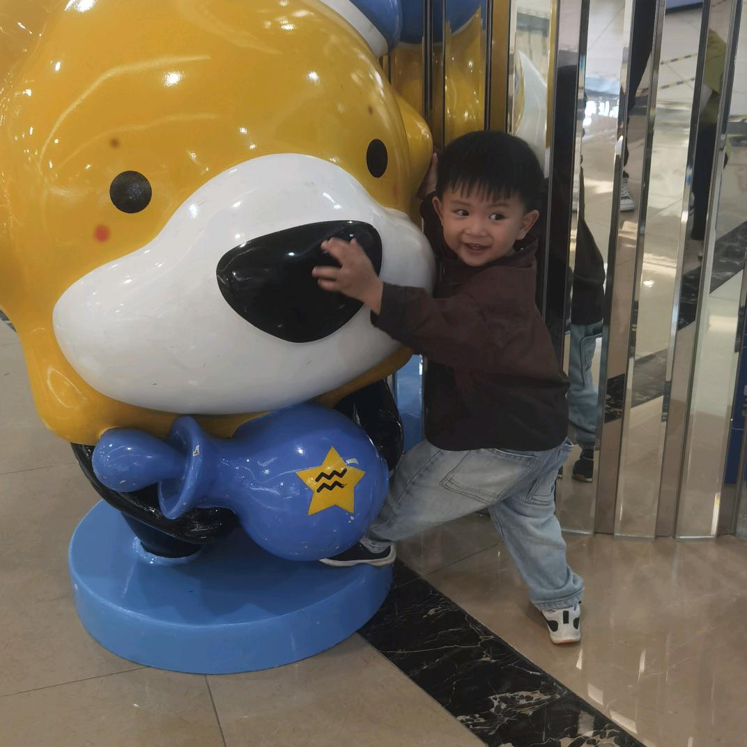 张亦杰
