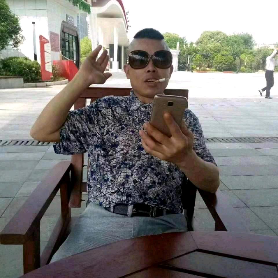 罗溪镇新厦村周鱼头哥