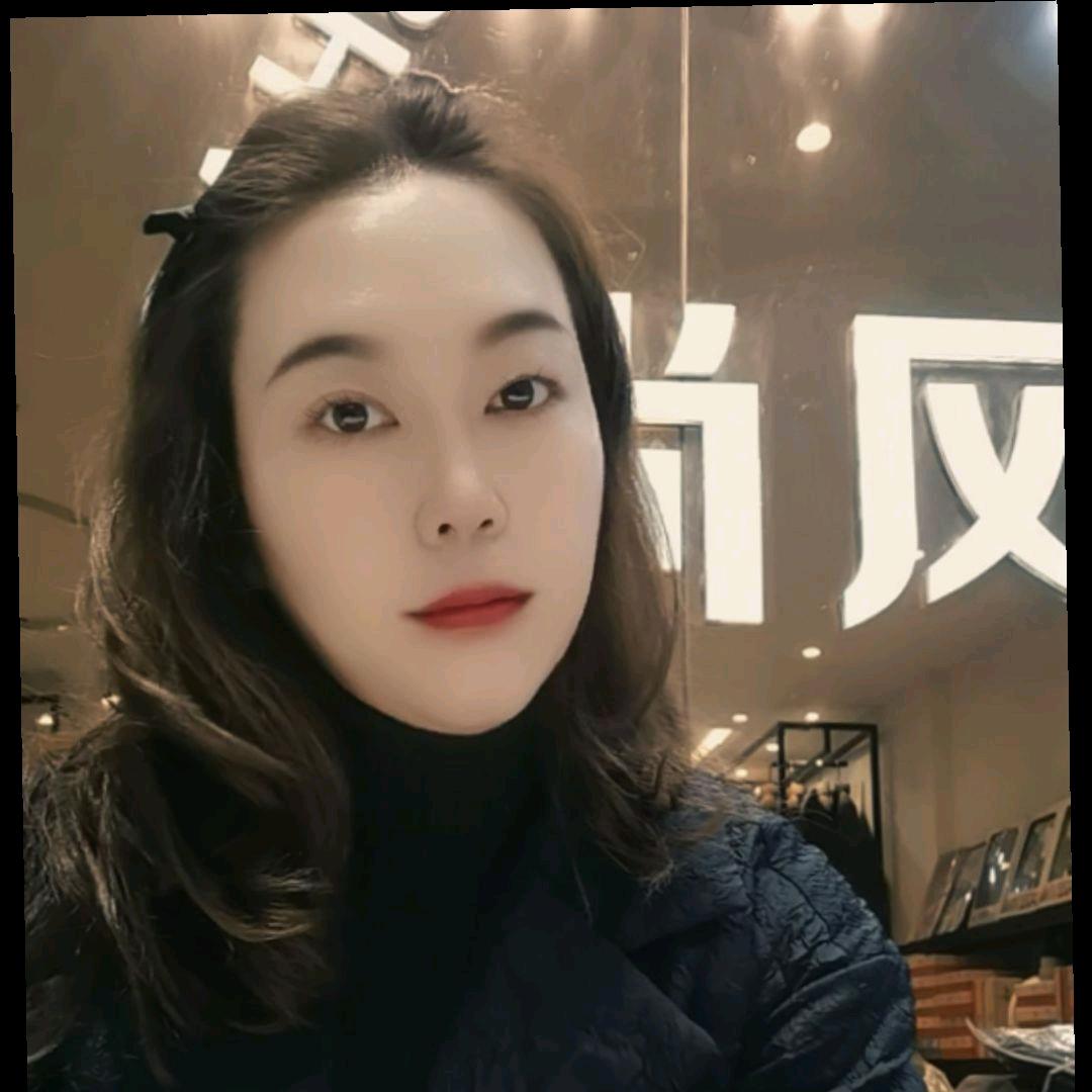 卖男装的小姐姐✌