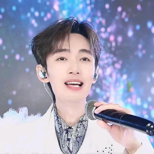 清晨阳光唱山歌