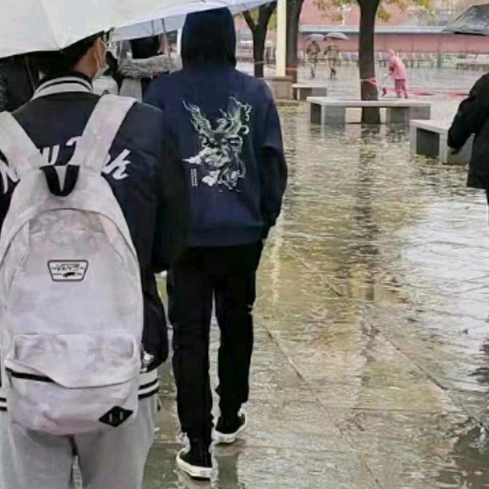 很忙的W