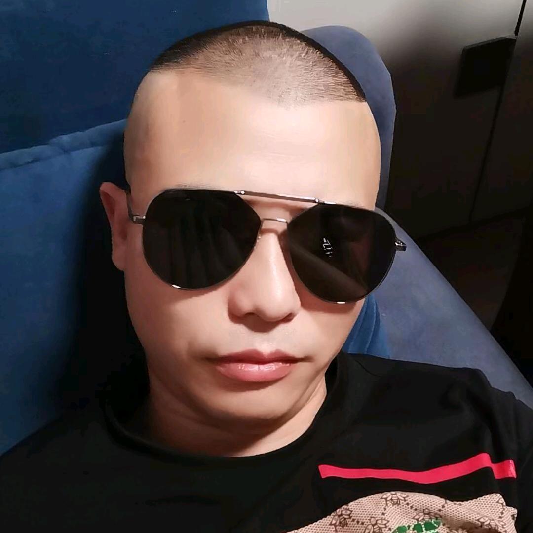 伟少……