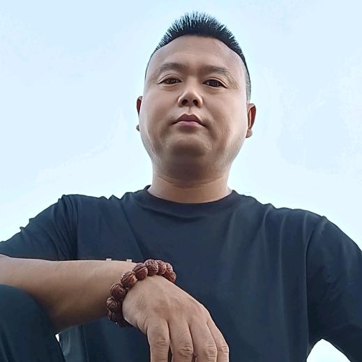 好莱屋·现辉女装批发