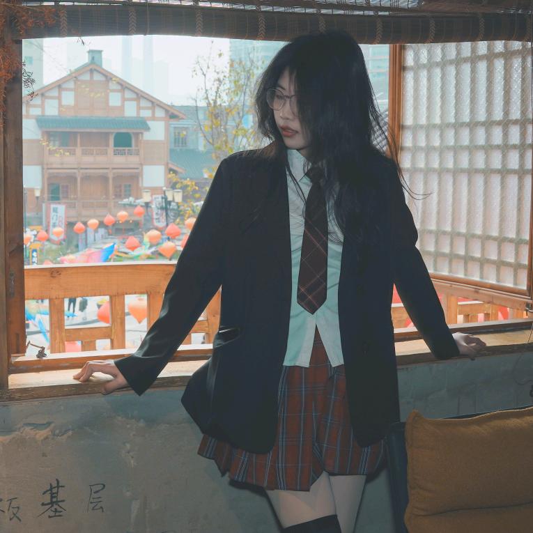 华年/