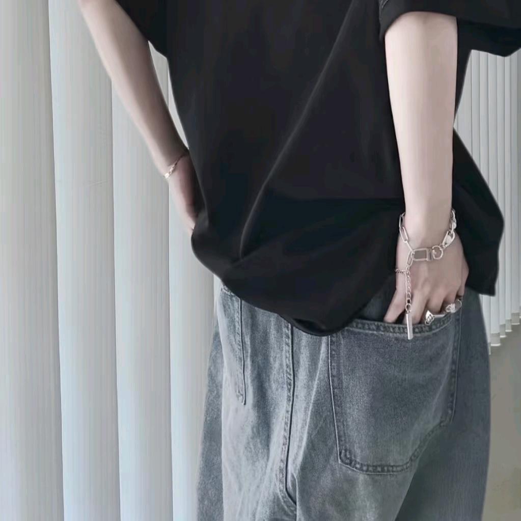 小新.