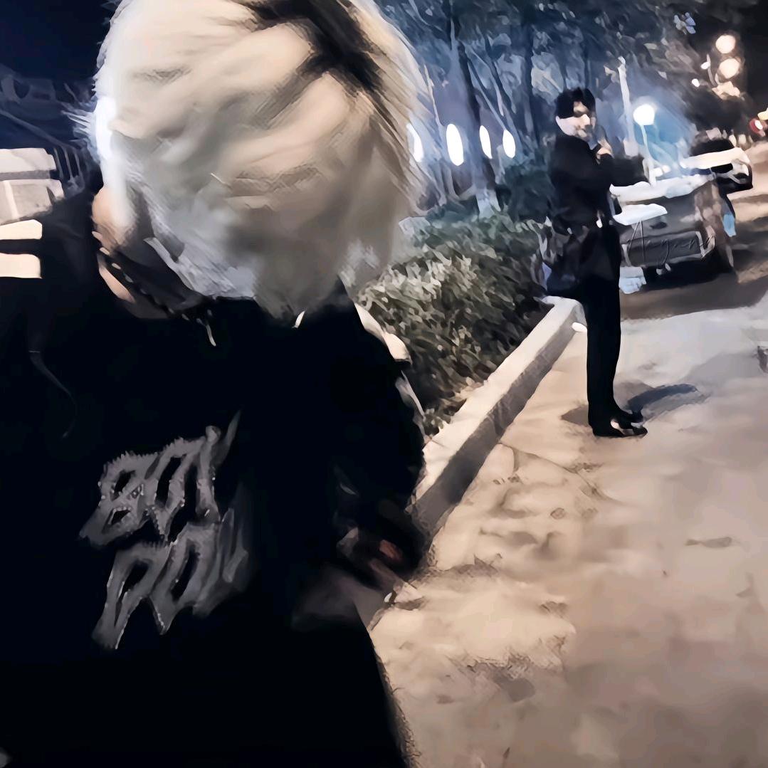廾 匸.