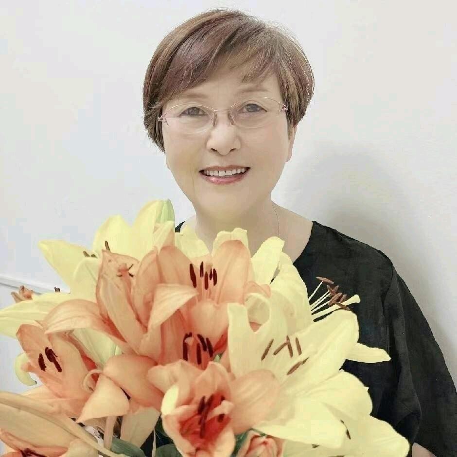 施彦彤